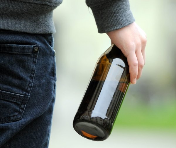 Mit manipulierten Abrechnungen über Bierlieferungen sollen die Beschuldigten einen Steuerschaden von mehr als 9,5 Millionen Euro verursacht haben.  - © Tobias Hase/dpa