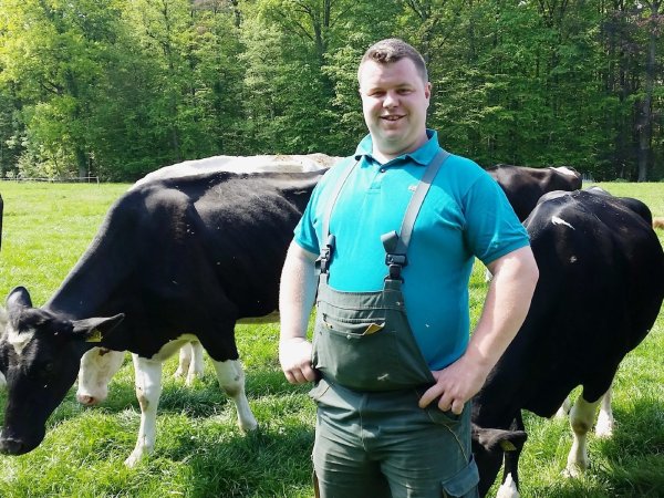 Liebesglück auf dem Land?: Bauer Martin (28) ist seit zwei Jahren
Single. - © TVNOW