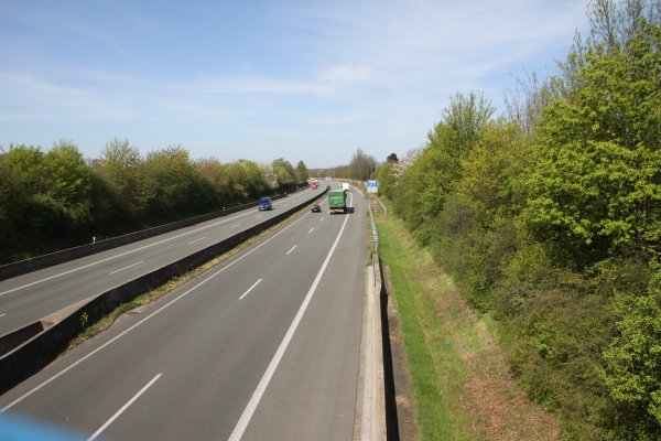 Auf der Autobahn 30 müssen Autofahrer in den kommenden Tagen Geduld haben. - © Björn Kenter