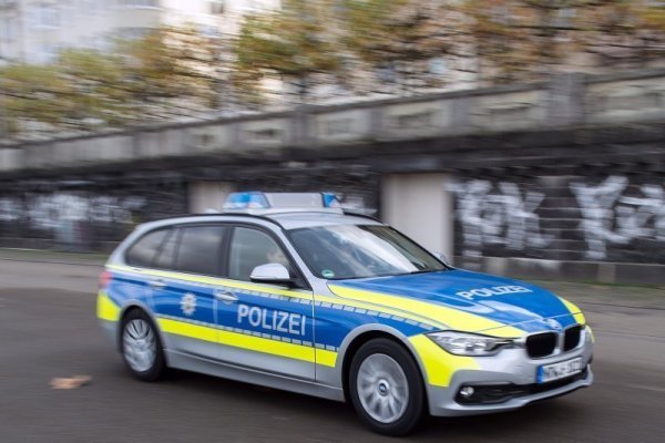 Ein junger Autofahrer hat auf der Tintruper Straße die Kontrolle über sein Fahrzeug verloren. - © Bernhard Preuß