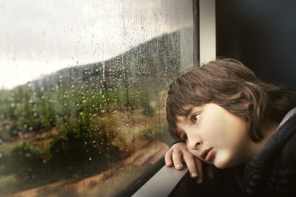Gesundheitsämter in Hessen und Baden-Württemberg haben Eltern angeordnet, ihre Kinder bei Corona-Verdacht vom Rest der Familie zu isolieren. - © Symbolbild:Pixabay