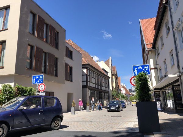 Fußgängerzone: Der motorisierte Verkehr soll aus der Osterstraße verbannt werden.  - © Sven Kienscherf