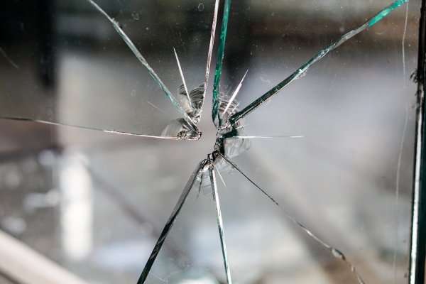 Einbrecher verschafften sich Zutritt ins Bürgerhaus. - © pixabay