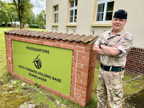 Die Nato Forward Holding Base in der Normandy-Kaserne in Sennelager ist mittlerweile der größte britische Truppenstandort in Deutschland. Colonel Mike Foster-Brown hat die Aufgabe des Kommandeurs zu Jahresbeginn übernommen. - © Jens Reddeker