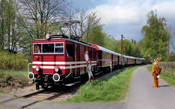 Der Osterhase fährt am 12. und 13. April mit der Extertalbahn. - © Michael Rehfeld