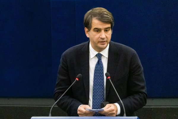 Raffaele Fitto ist ein italienischer Politiker der rechten Partei Fratelli d\\\'Italia (Brüder Italiens). (Archivbild) - © Philipp von Ditfurth/dpa