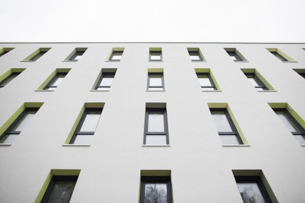Für Studierende gibt es in Wohnheimen in NRW immer weniger Plätze. (Archivfoto) - © picture alliance / Rolf Vennenbernd/dpa