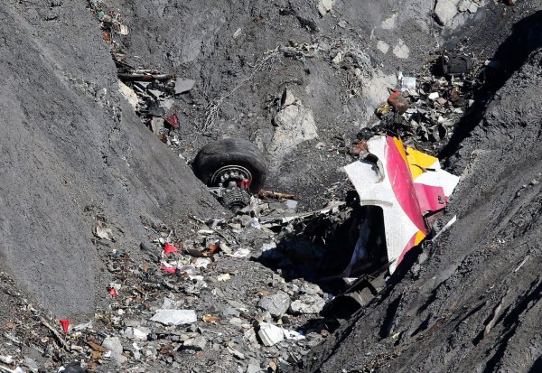 Bei dem Absturz einer Germanwings-Maschine starben 150 Menschen. (Archivbild) - © Sebastien Nogier/dpa