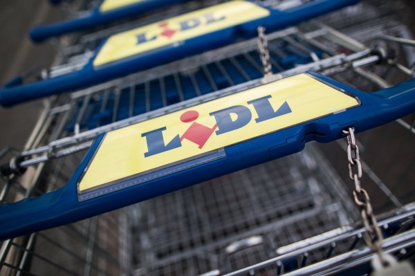 Einkauf bei Lidl - © Foto: Marcel Kusch/dpa