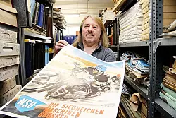 Gutes mit Geschichte: Klaus Vollmar hat einen Raum ausschlie&szlig;lich f&uuml;r alte Moped-Motoren reserviert. - &copy; Foto: Rademacher