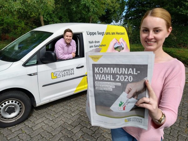 LZ-Volontäre Raphael Bartling und Lorraine Brinkmann waren für das Wahlmagazin auf Tour durch Lippe. Gemeinsam mit Kirsten Fuhrmann und Karolina Schmidt (nicht im Bild) haben sie die Video-Interviews mit den Bürgermeisterkandidaten geführt. - © Yvonne Glandien