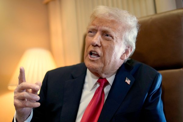 Trump bezeichnet die Begnadigungen als «großartige Sache für die Menschheit». - © Ben Curtis/AP/dpa