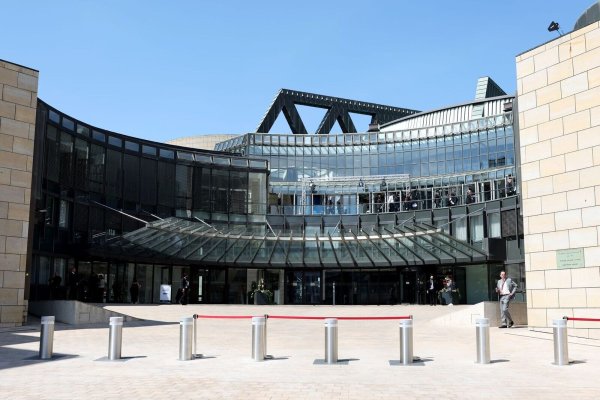 Der Landtag hatte dem Klima-Aktivisten ein zweijähriges Hausverbot aufgebrummt. (Archivbild) - © Friso Gentsch/dpa