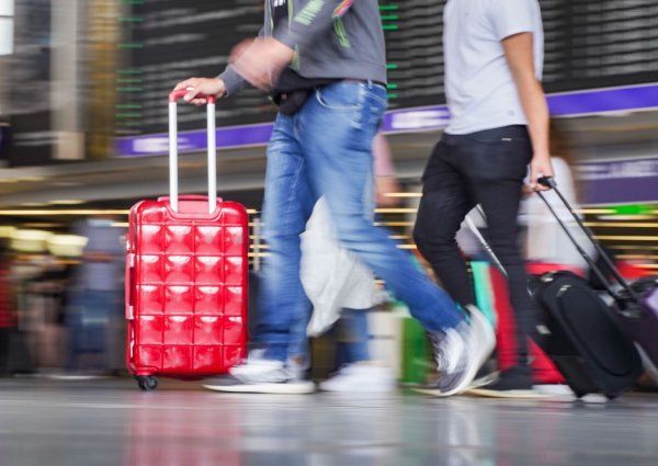 Boarding-Time - © Foto: Frank Rumpenhorst/dpa