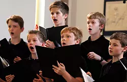 Der Knabenchor G&uuml;tersloh wirkt erstmals in einem Film mit. - &copy; MATTHIAS GANS