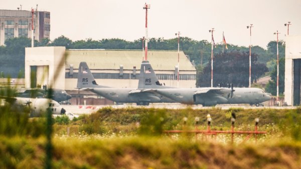 In Ramstein wird über die Unterstützung der Ukraine geredet. - © Andreas Arnold/dpa