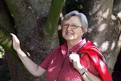 Wandern ist ihre Passion: Barbara Brockmann ist Bezirkswegewartin - &copy; Bernhard Preu&szlig;