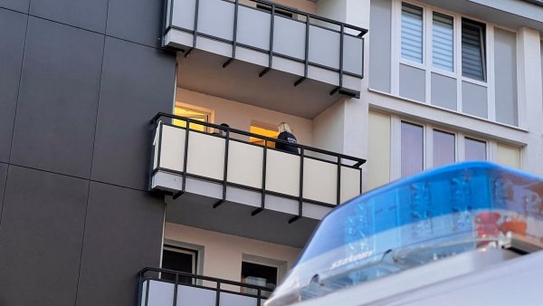 Spezialkräfte nahmen den vorbestraften Islamisten am Dienstag in seiner Wohnung in Gewahrsam. - © M. Weber/WTVnews UG Essen/dpa