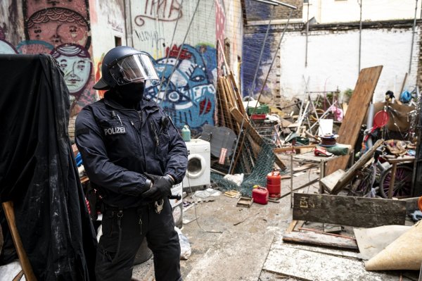 Räumung von «Liebig 34» - © Foto: Fabian Sommer/dpa