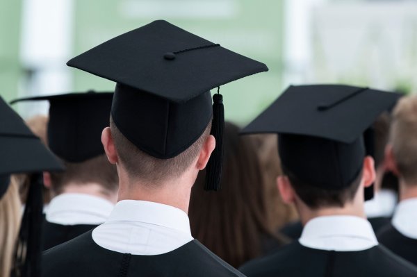Die höchste Bachelorabschlussquote gibt es nach acht Semestern bei den Rechts-, Wirtschafts- und Sozialwissenschaften, die niedrigste bei den Geisteswissenschaften. (Archivbild) - © Silas Stein/dpa