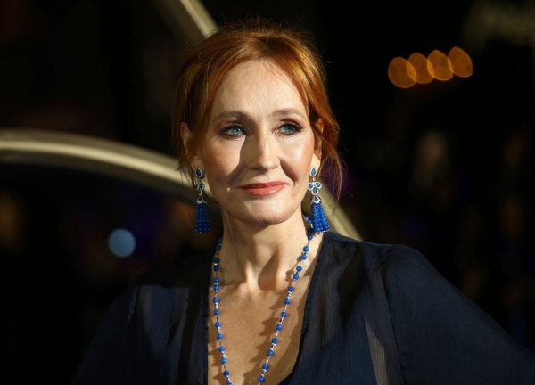 J.K. Rowling schreibt unter Pseudonym Krimis. - © Joel C Ryan/Invision via AP/dpa