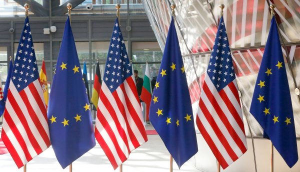 Im Zollstreit zwischen den USA und der EU ist keine schnelle Einigung in Sicht. (Symbolbild) - © Nicolas Maeterlinck/BELGA/dpa