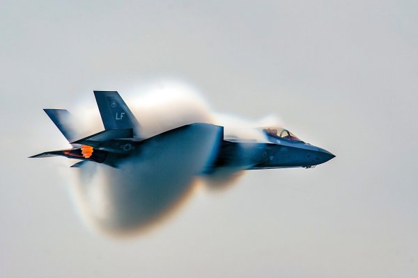 Die Streitkräfte der Nato-Staaten bekommen neue Vorgaben: Sie sollen künftig deutlich mehr können müssen - auch im Bereich Luftverteidigung. (Archivbild) - © Alexander Cook/U.S. Air Force/dpa