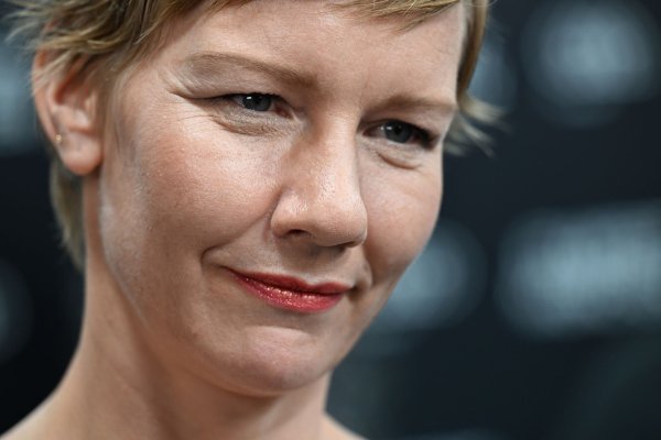 Sandra Hüller gehört zu den Erstunterzeichnerinnen. (Archivbild) - © Felix Hörhager/dpa