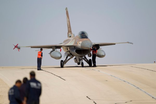 Israels Luftwaffe soll laut Aktivisten erneut Ziele in Syrien angegriffen haben. (Archivbild) - © Ariel Schalit/AP/dpa