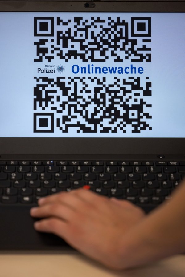 Mit QR-Codes wollen Betrüger sensible Bankdaten ergaunern. (Symbolfoto) - © Michael Reichel/dpa