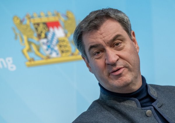 «Wenn die Union die nächste Bundestagswahl gewinnt, sollte es eine Verlängerung der Kernenergie geben»: Markus Söder. - © Peter Kneffel/dpa