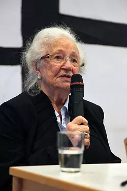 Auschwitz-&Uuml;berlebende Erna de Vries. - &copy; Bernhard Preu&szlig;
