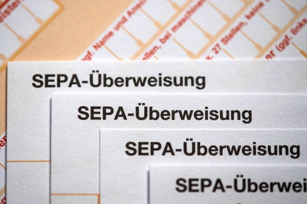 SEPA Überweisung - © Foto: Fabian Sommer/dpa