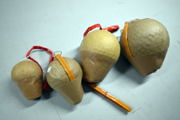 An Silvester war ein Mann in Geseke beim Hantieren mit einer Kugelbombe gestorben. (Symbolbild) - © Federico Gambarini/dpa