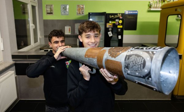 Im kleinen Saarhölzbach wird im großen Stil gekuppelt. - © Pinter Laszlo/dpa