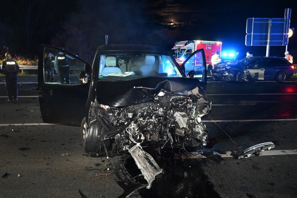 Unfall in Dorsten - eine schwer verletzte Schwangere ist außer Lebensgefahr. - © Guido Bludau/dpa