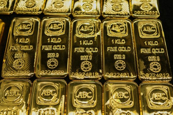 Gold gilt laut Experten als sichere Anlage in unsicheren Zeiten. (Archivbild) - © Mark Baker/AP/dpa