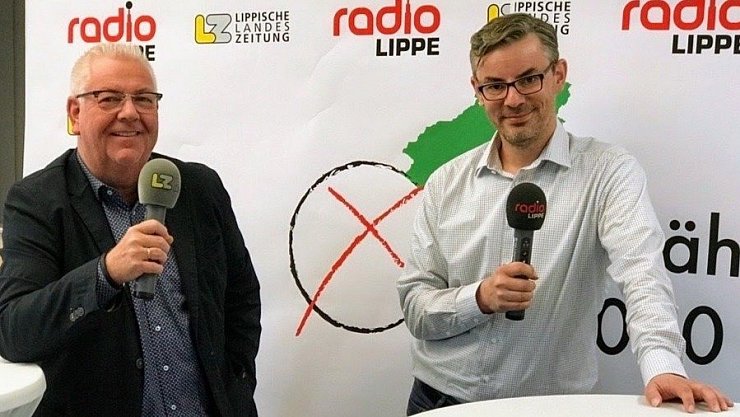 LZ-Chefredakteur Dirk Baldus (links) und Radio Lippe-Chefredakteur Markus Knoblich moderieren am Mittwochabend die Debatte mit den Landtagskandidaten. - © Seda Hagemann