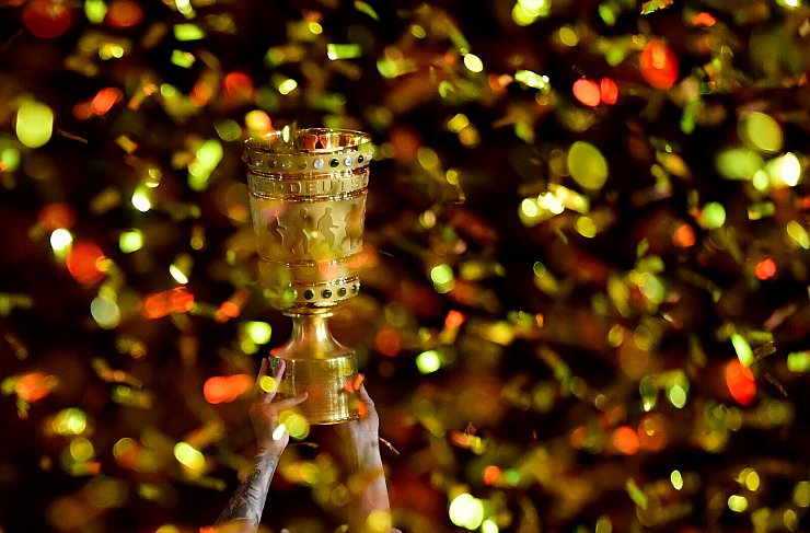Das Objekt der Begierde: Zehntausende Fans wollen dabei sein, wenn Arminia erstmals die Chance auf den DFB-Pokal hat. - © picture alliance/dpa/dpa-Zentralbild/Pool