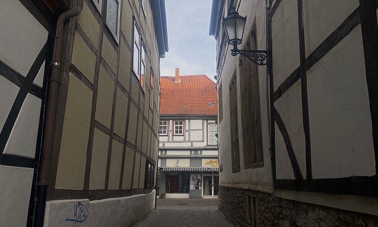 Die Bungelosenstraße ist einer der zentralen Schauplätze in der Horrorserie Hameln. - © Lara Hartung