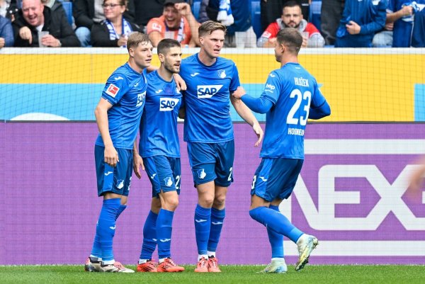 Traf gegen Bochum früh zum 1:0 für Hoffenheim: Andrej Kramaric (2.v.l.) - © Uwe Anspach/dpa