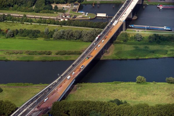 Die «Berliner Brücke» ist für den Güterverkehr eine wichtige Anbindung zum Duisburger Hafen. (Archivbild) - © picture alliance / dpa