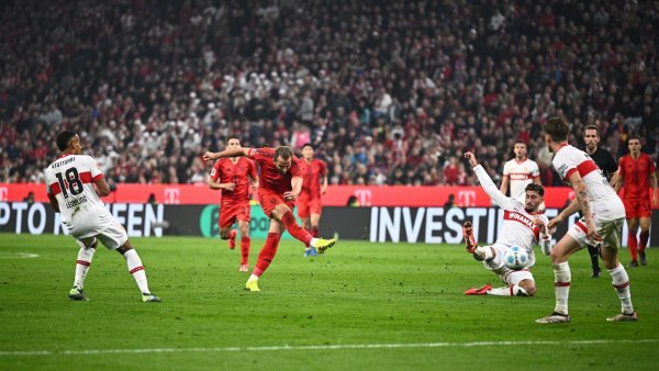 Harry Kane (M) schießt Bayern München zum Sieg. - © Tom Weller/dpa