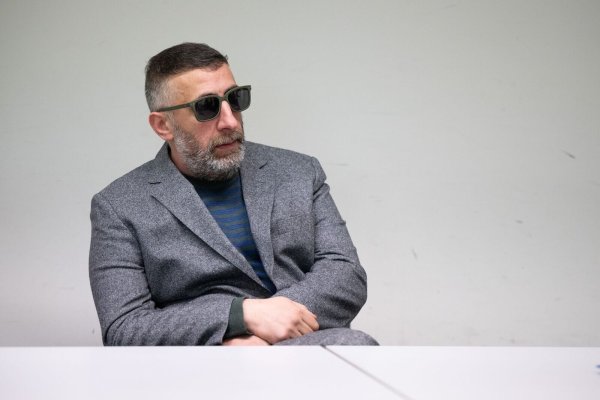 «4 Blocks»-Star Kida Khodr Ramadan ist im offenen Vollzug. (Archivbild) - © Sebastian Christoph Gollnow/dpa