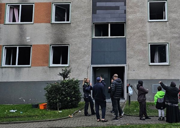 Nach den Bränden am Samstagnachmittag in Essen ist ein Tatverdächtiger festgenommen worden. - © Markus Gayk/dpa