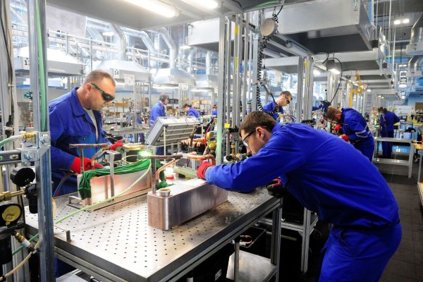 Mit einem neuen Werk im tschechischen Pilsen (Plzen) baut der japanische Großkonzern Panasonic seine Wärmepumpen-Produktion in Europa aus. - © Michael Heitmann/dpa