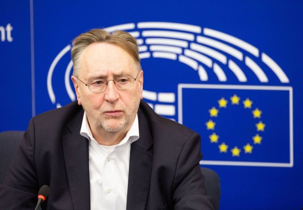Ist mit der Geduld am Ende: EU-Handelspolitiker Bernd Lange. (Archivbild) - © Philipp von Ditfurth/dpa