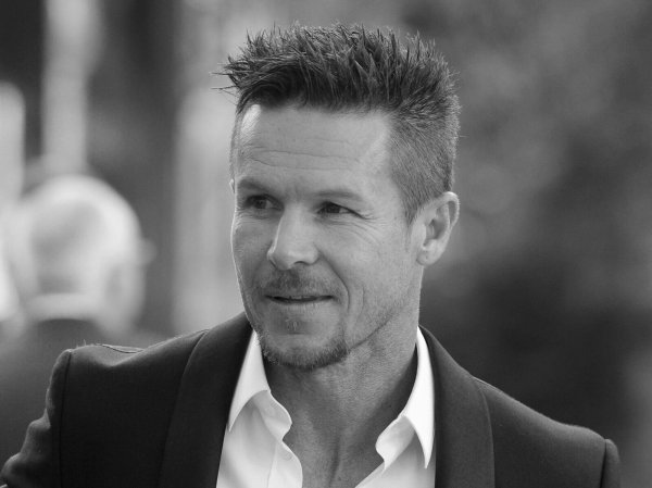 Tod in Italien: Der Extremsportler Felix Baumgartner kommt bei einem Sprung mit dem Gleitschirm ums Leben. (Archivbild) - © Caroline Seidel/dpa