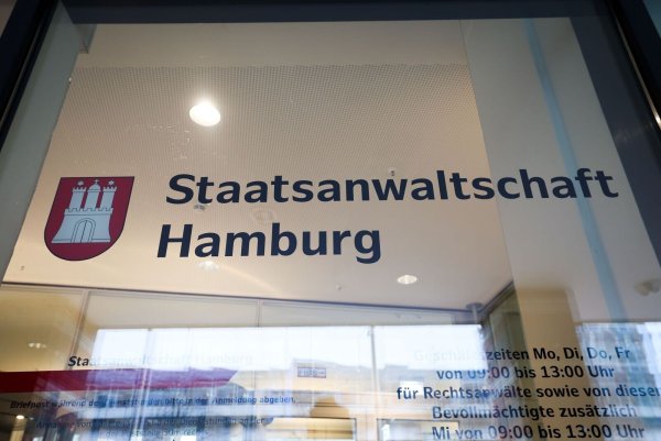 Die Staatsanwaltschaft Hamburg ermittelt gegen einen weiteren Mann, der einem Netzwerk Pädokrimineller angehören soll. (Archivbild) - © Christian Charisius/dpa
