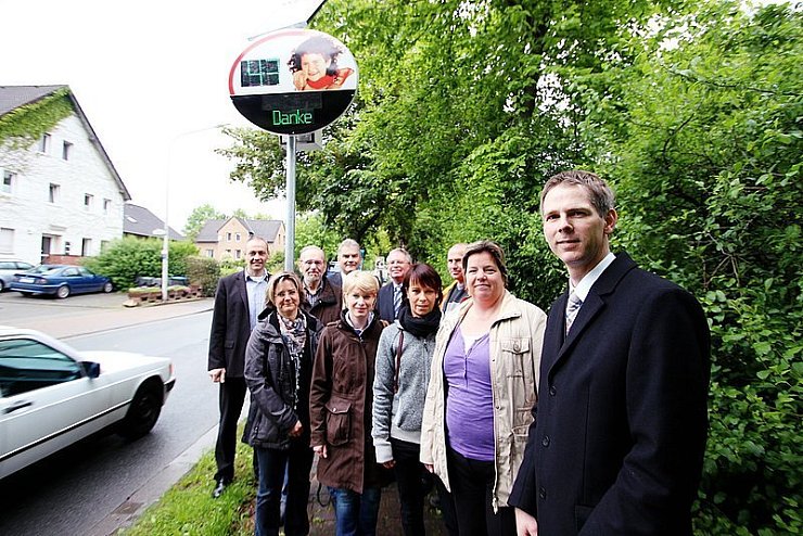 Vor Ort: Eltern, Erzieher und Sponsoren. - © Foto: Rademacher